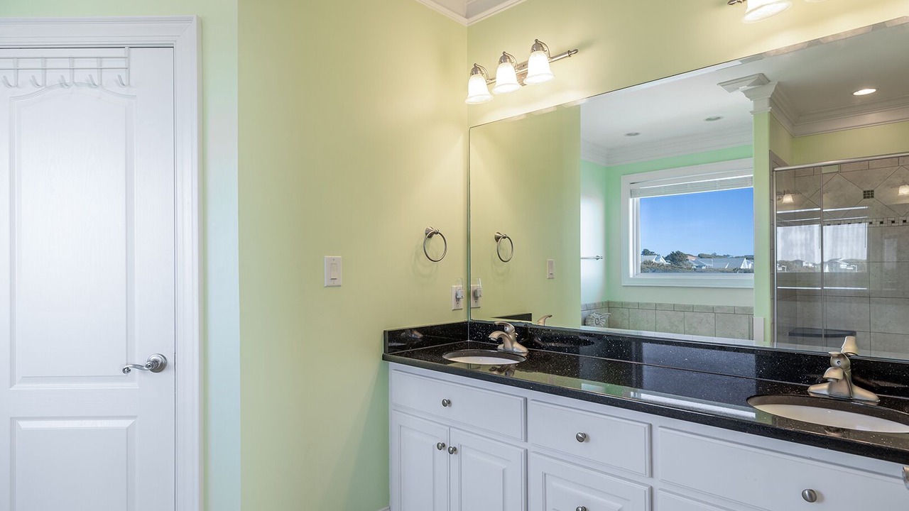 Photo of Bathroom in Emerald Isle