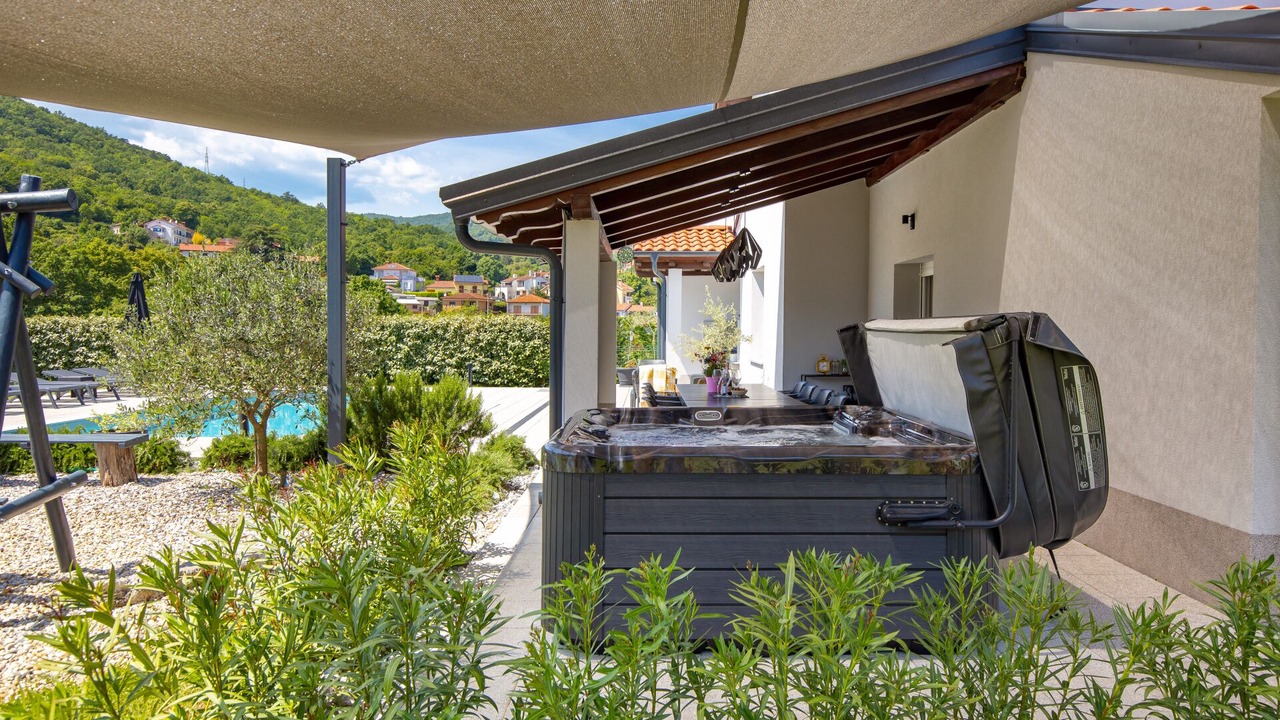 Photo of Patio Balcony in Mihotici