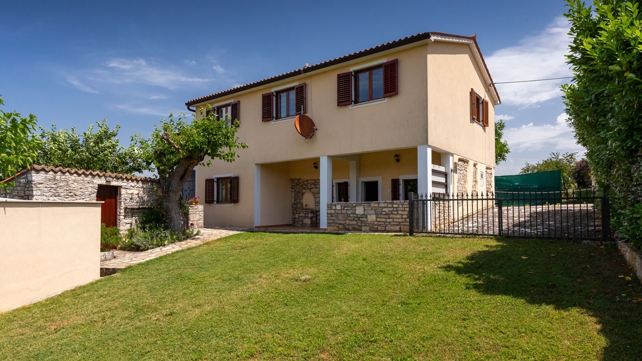 Photo of Outdoor in Momjan