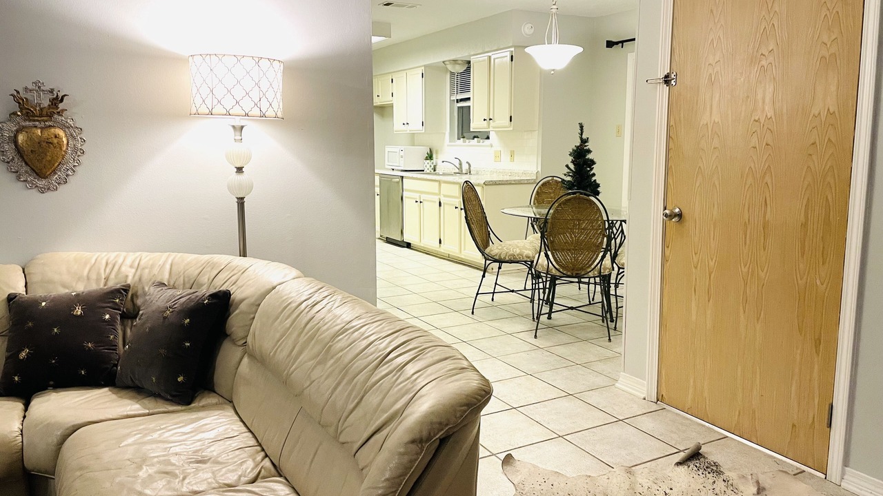 Photo of Livingroom in Mandeville