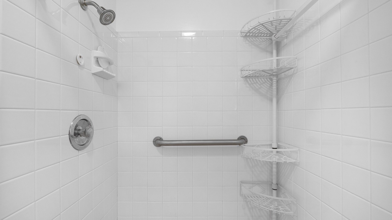 Photo of Bathroom in Venice Gardens