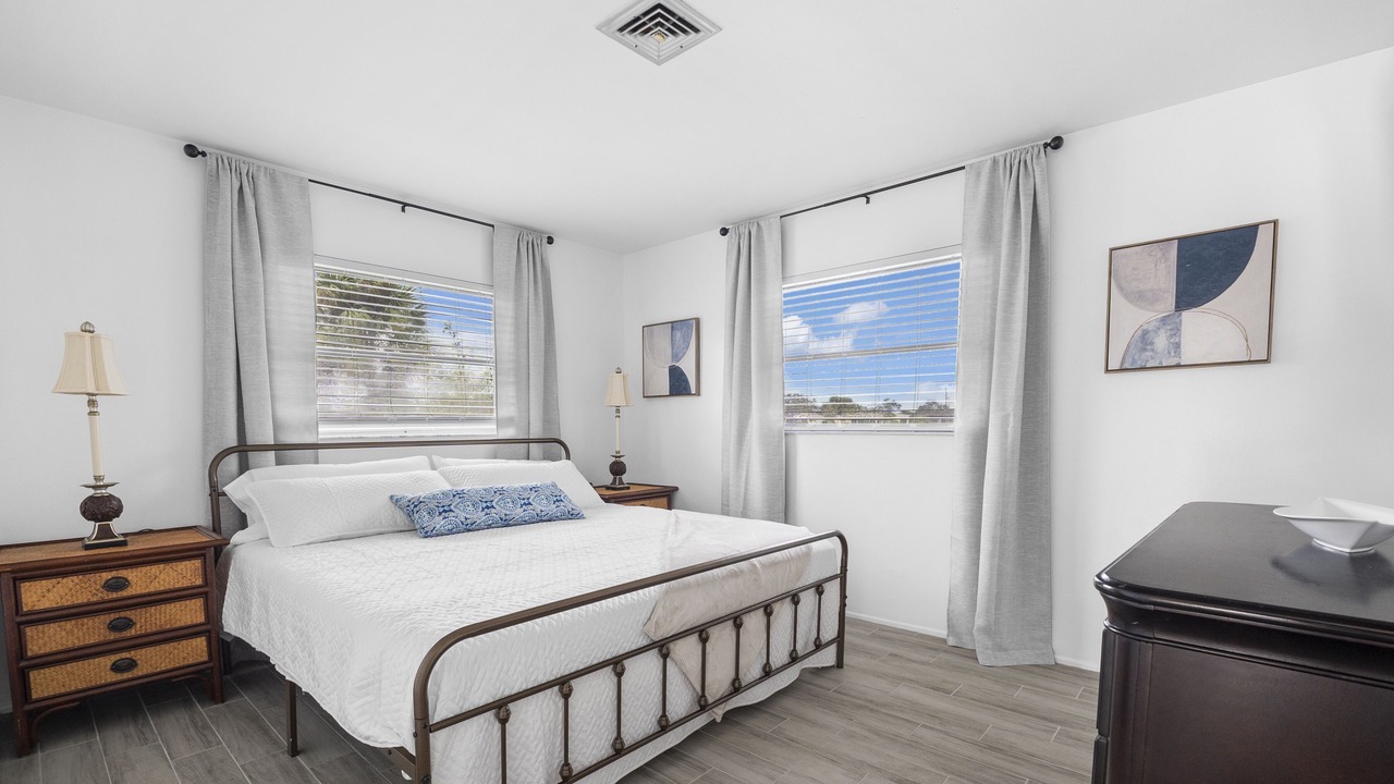 Photo of Bedroom in Venice Gardens