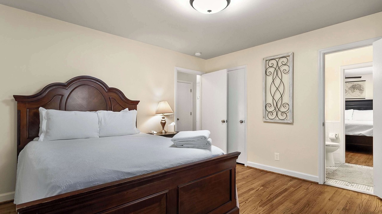 Photo of Bedroom in Northport