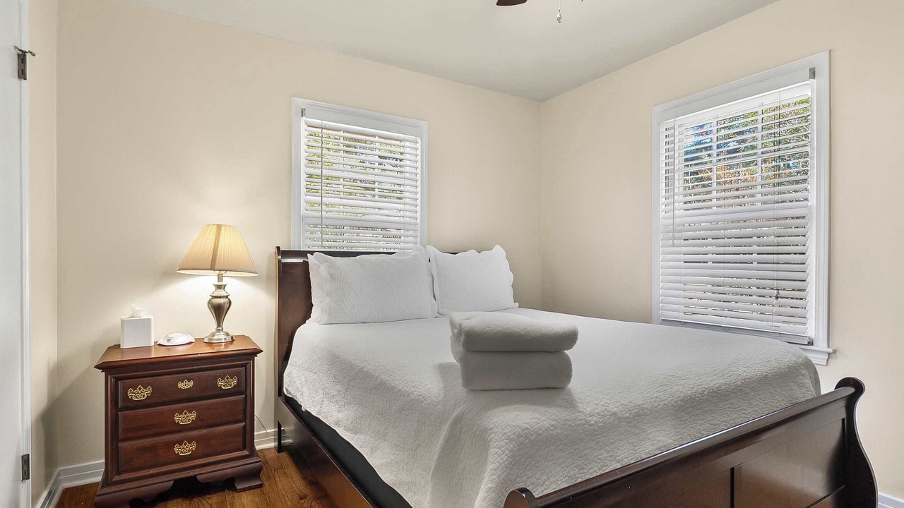 Photo of Bedroom in Northport