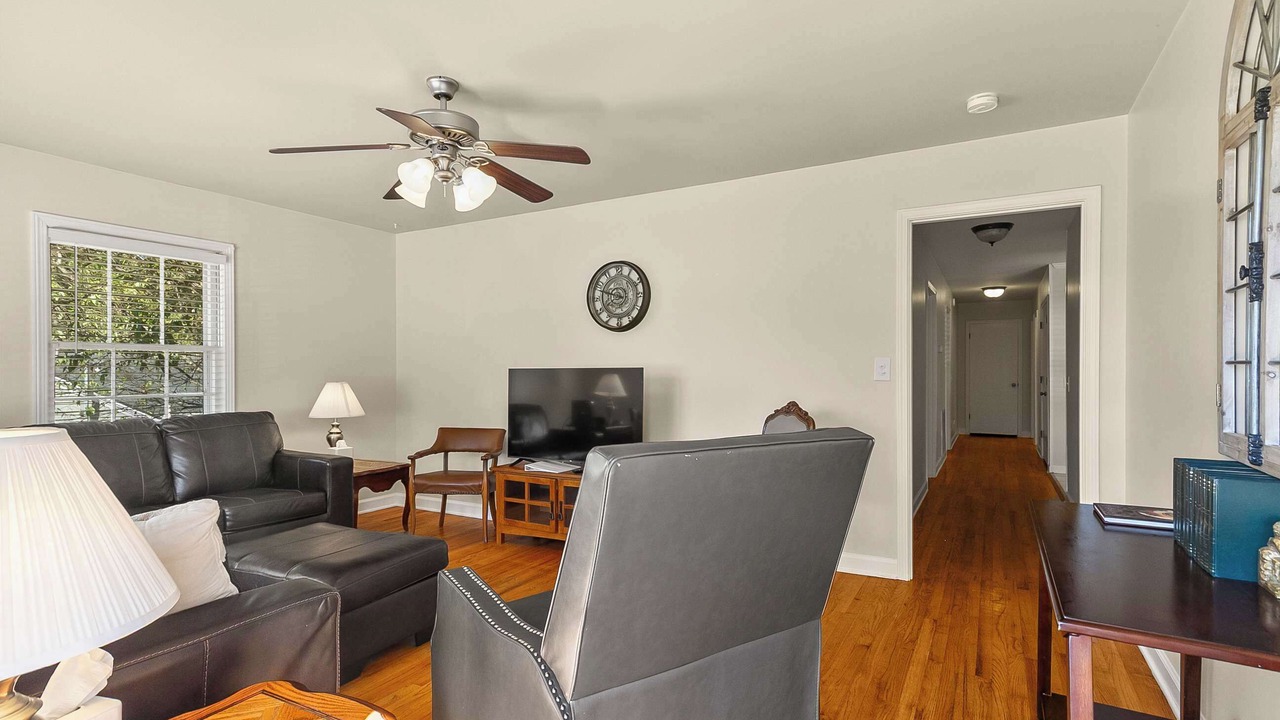 Photo of Livingroom in Northport