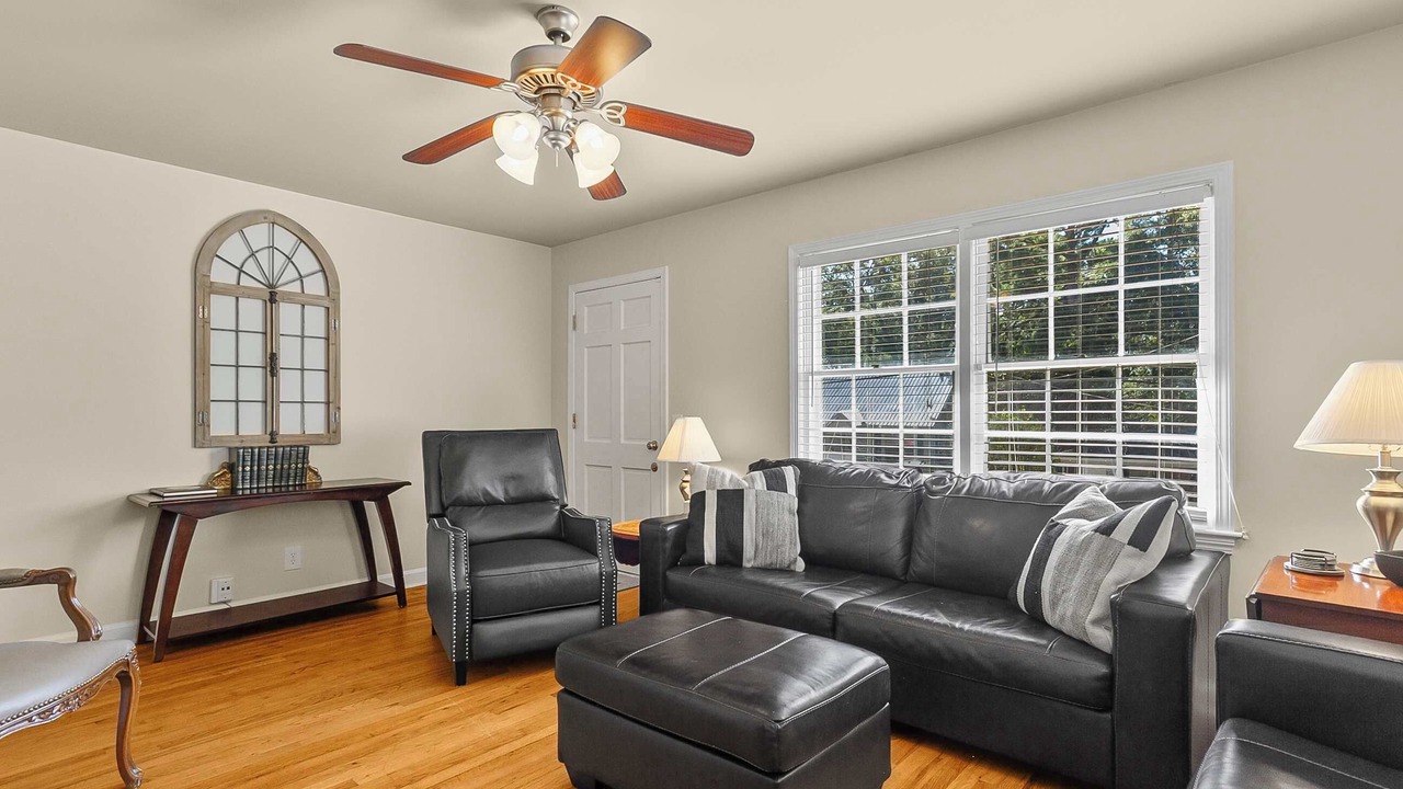 Photo of Livingroom in Northport