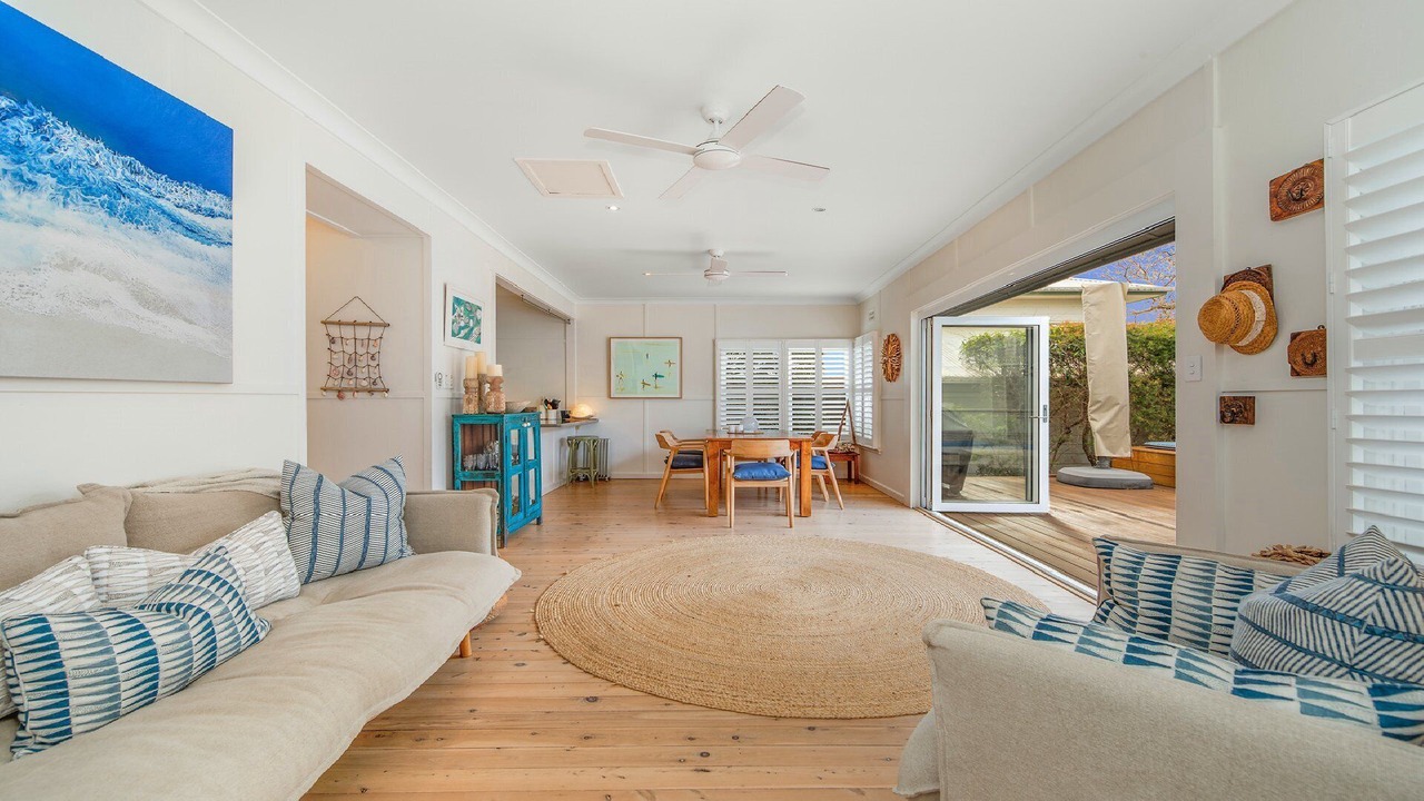 Photo of Livingroom in Macmasters Beach