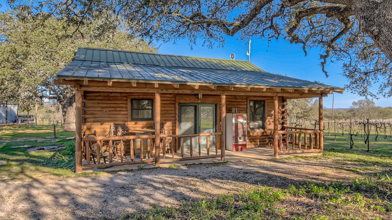 Photo of Outdoor in Round Mountain