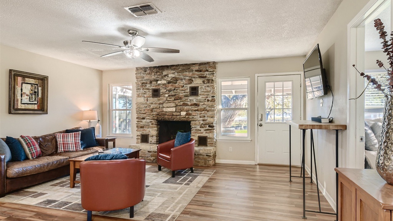 Photo of Bedroom in Round Mountain