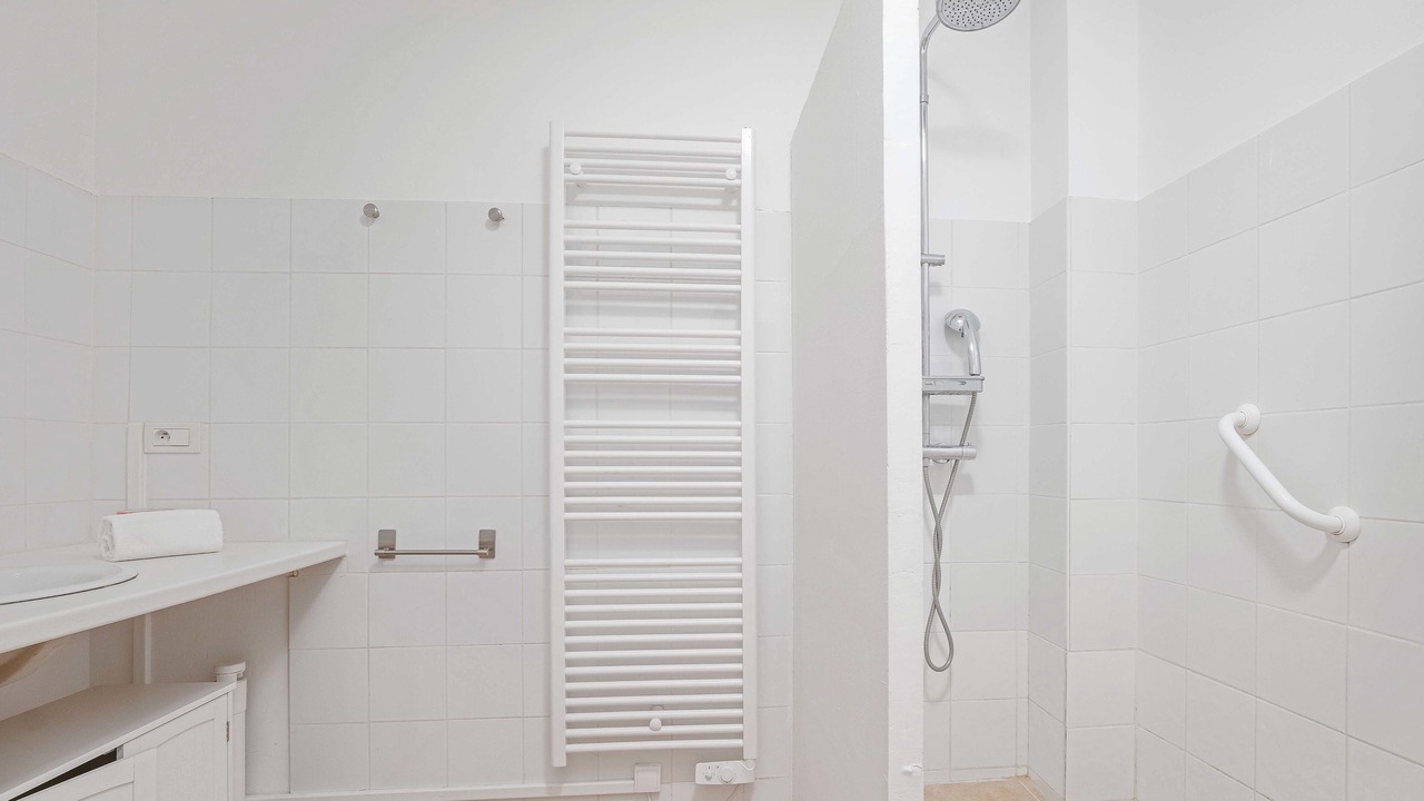 Photo of Bathroom in Lourmarin