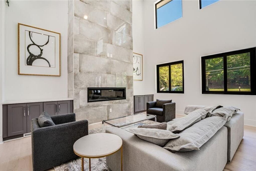 Photo of Livingroom in Sandy Springs