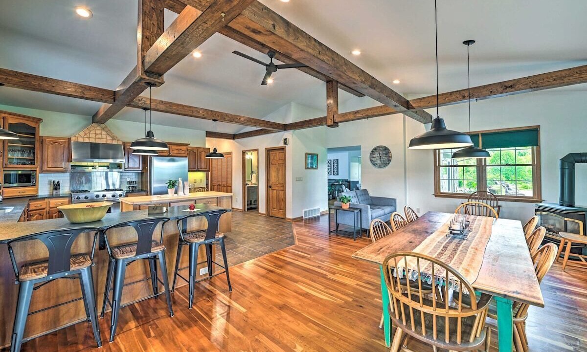 Photo of Others in Central Bridge