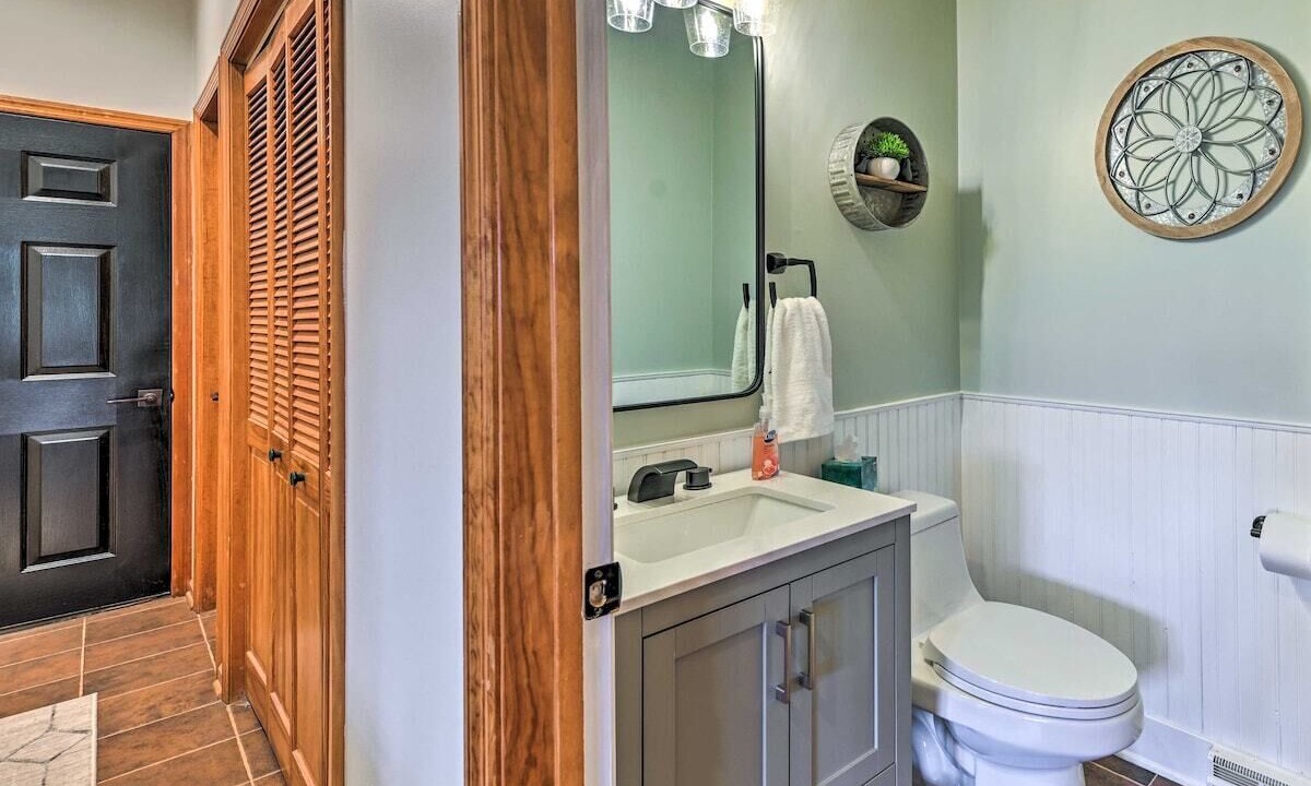 Photo of Bathroom in Central Bridge