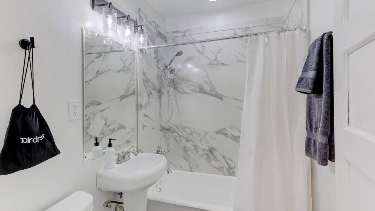 Photo of Bathroom in Cooper-Young Historic District