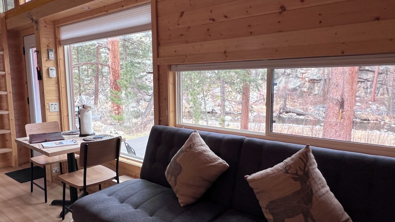 Photo of Livingroom in Drake