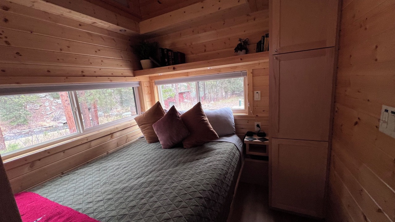 Photo of Bedroom in Drake