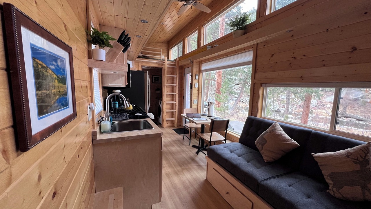 Photo of Livingroom in Drake