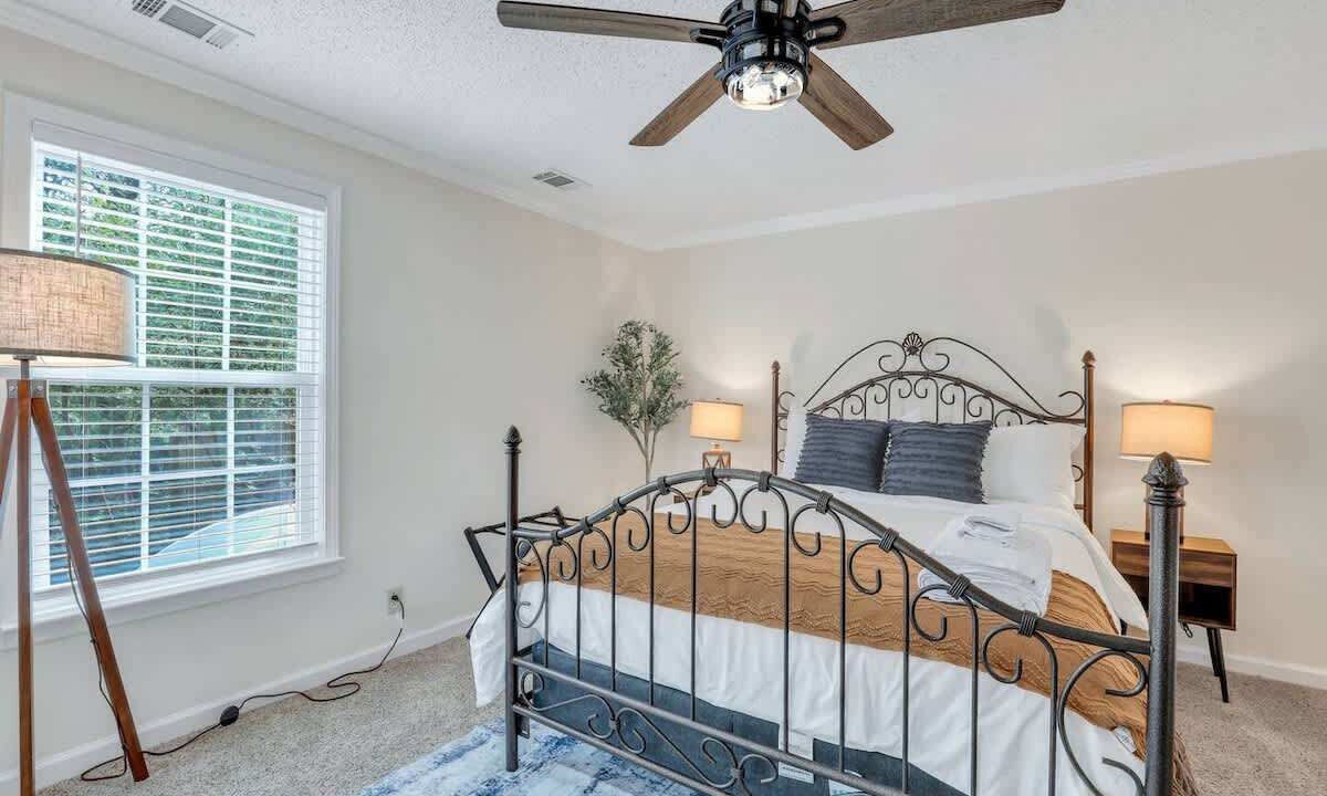 Photo of Bedroom in Pineland