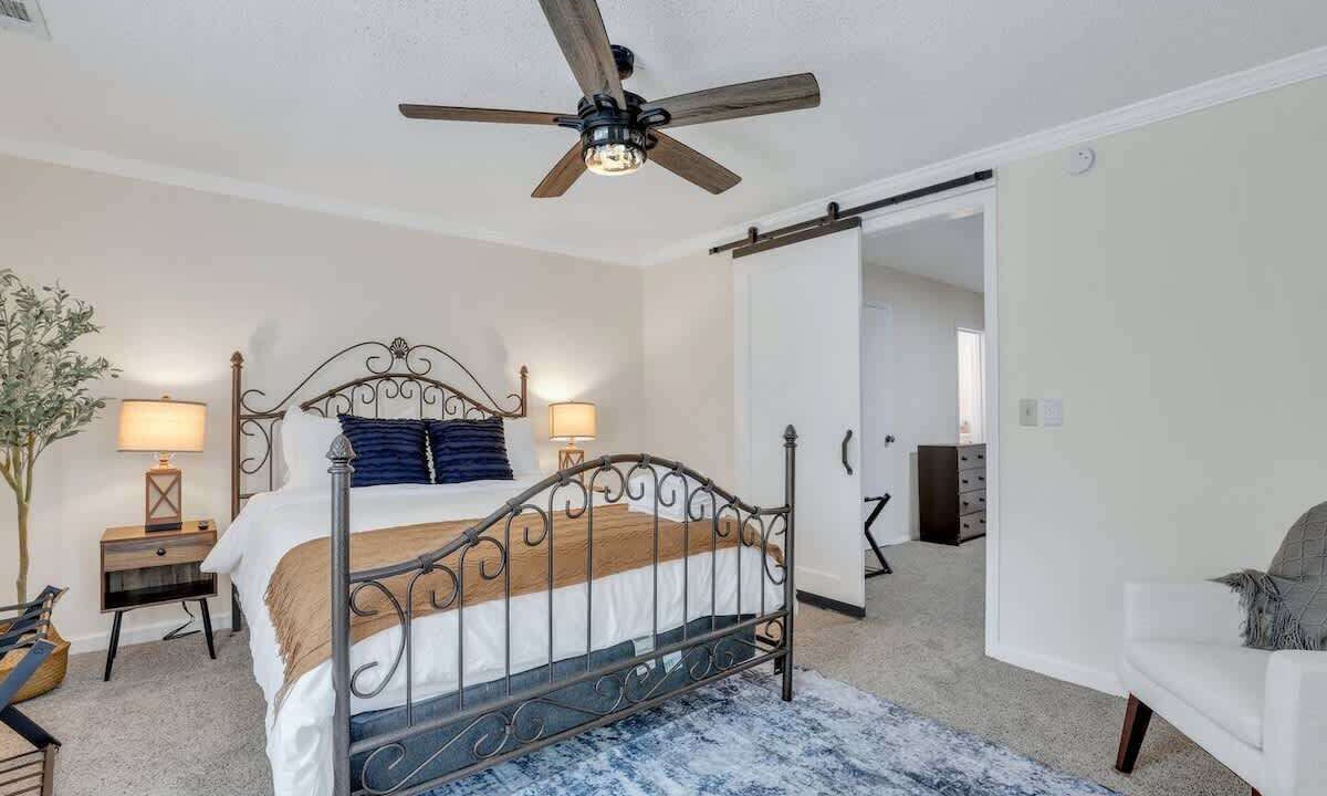 Photo of Bedroom in Pineland