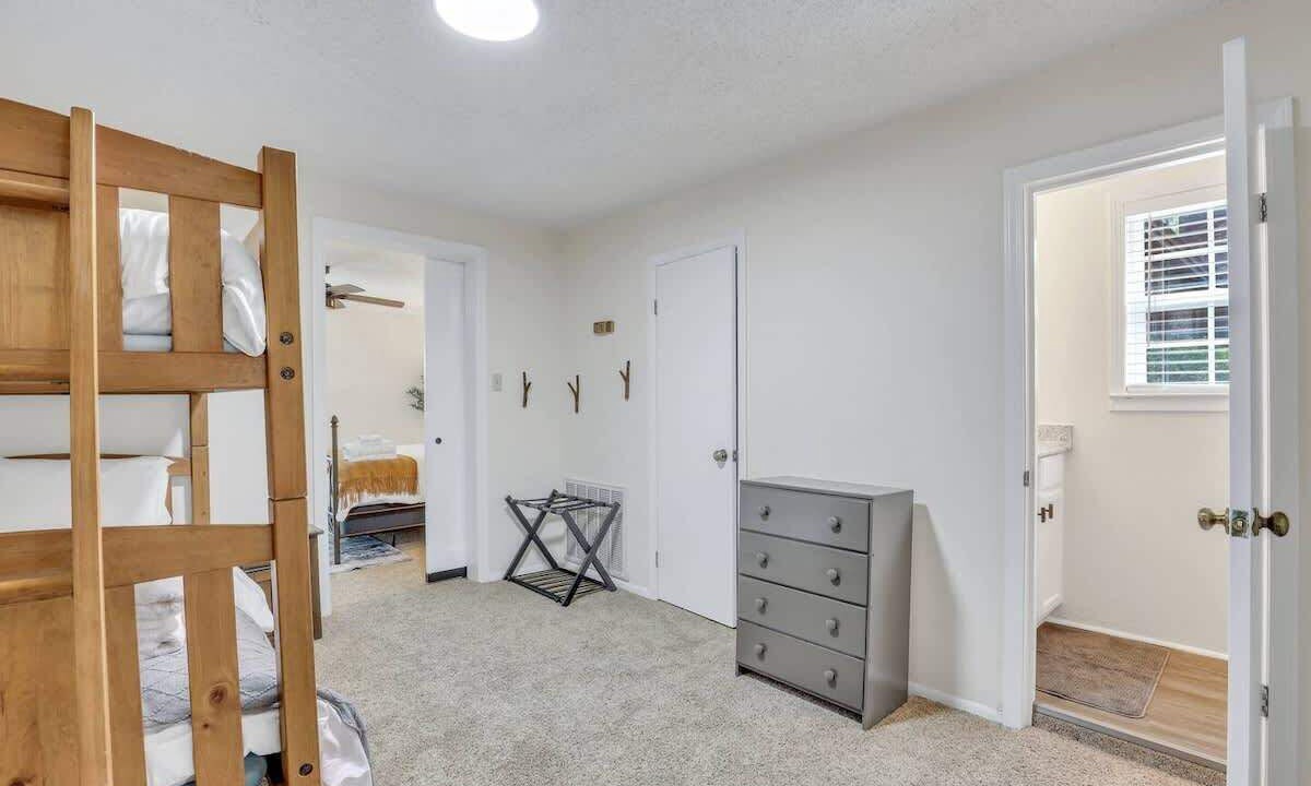 Photo of Bedroom in Pineland