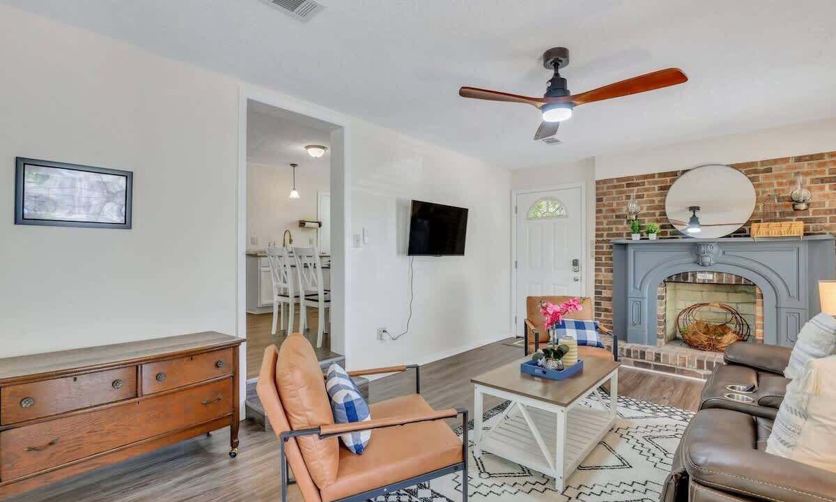 Photo of Livingroom in Pineland