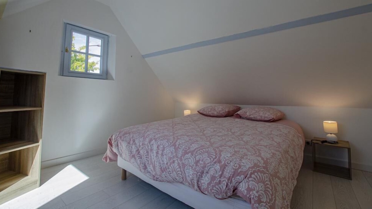 Photo of Bedroom in Saint-Thibault