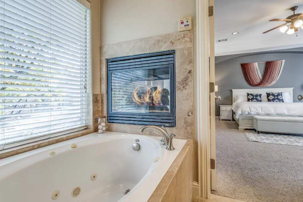 Photo of Bathroom in Knox - Henderson