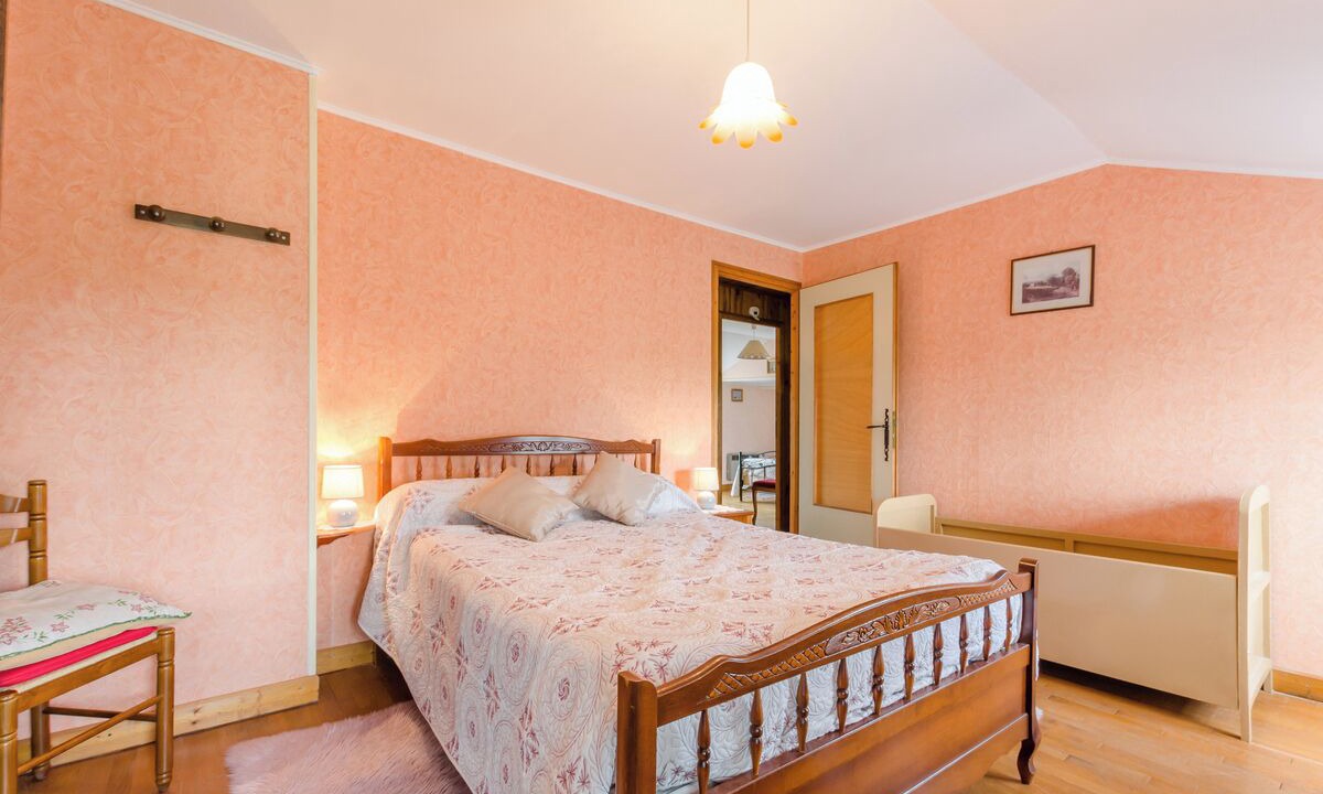 Photo of Bedroom in Arrembecourt