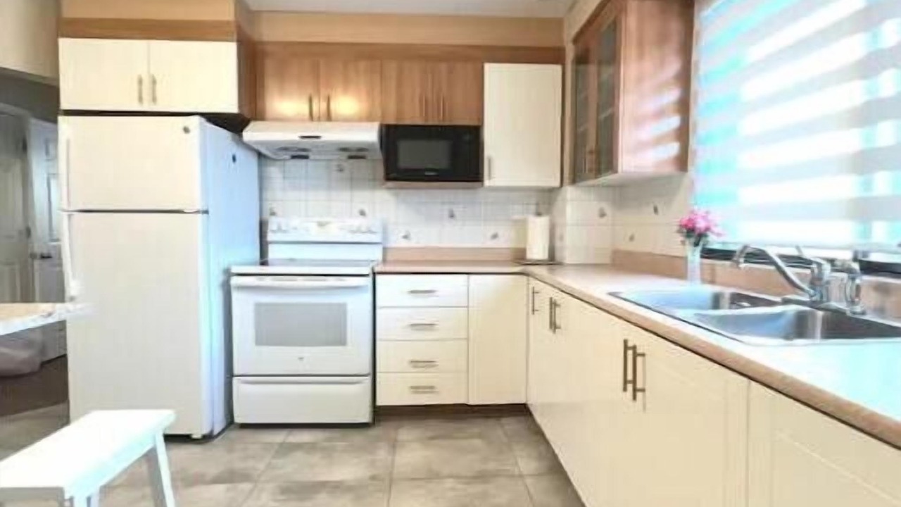 Photo of Kitchen in Laval-des-Rapides