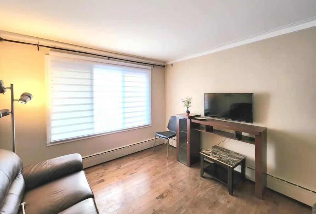 Photo of Livingroom in Laval-des-Rapides