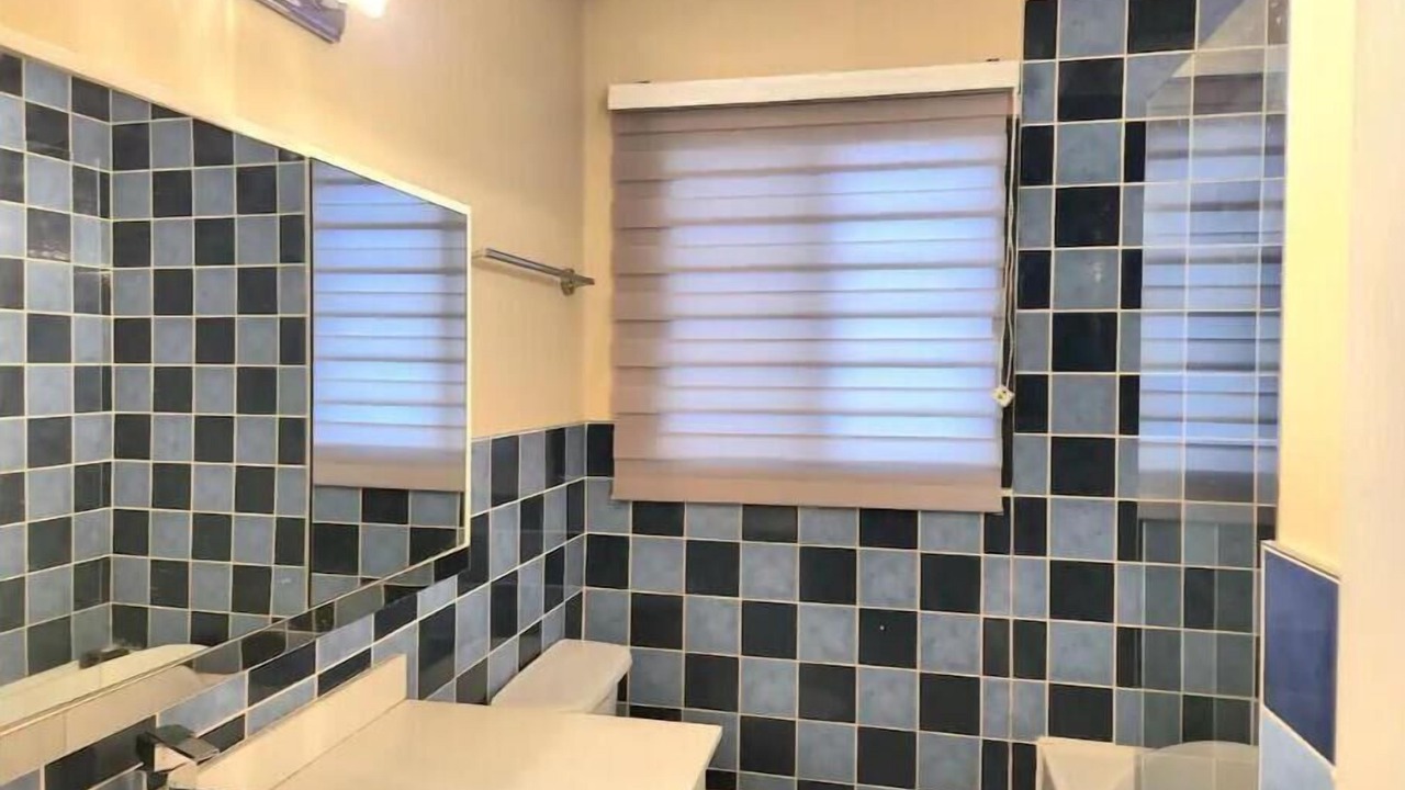 Photo of Bathroom in Laval-des-Rapides