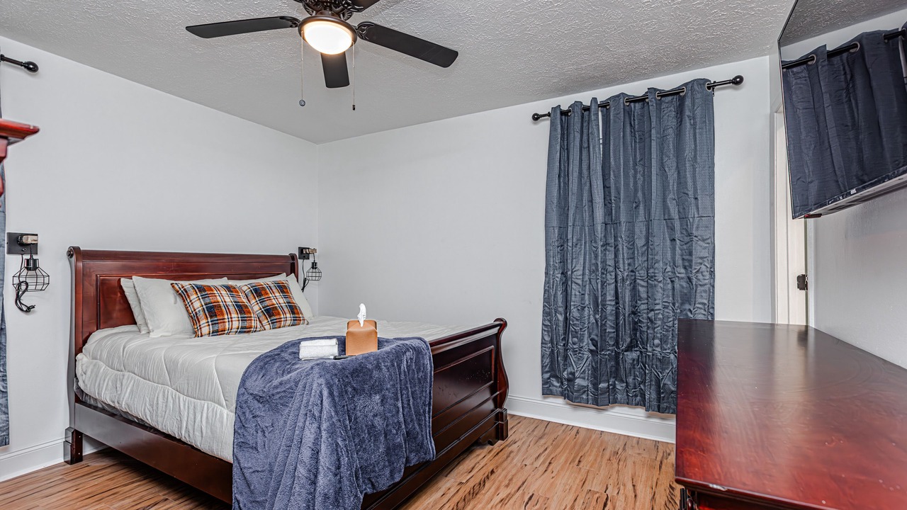 Photo of Bedroom in Tougaloo