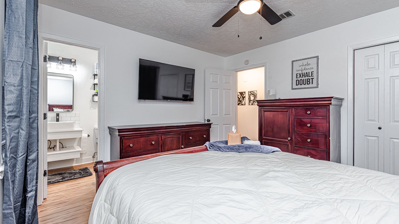 Photo of Bedroom in Tougaloo