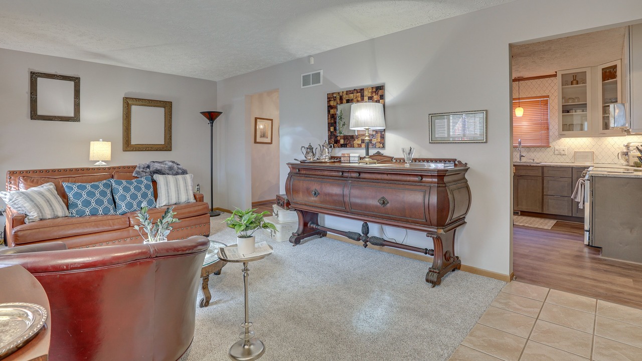 Photo of Livingroom in Highland Square