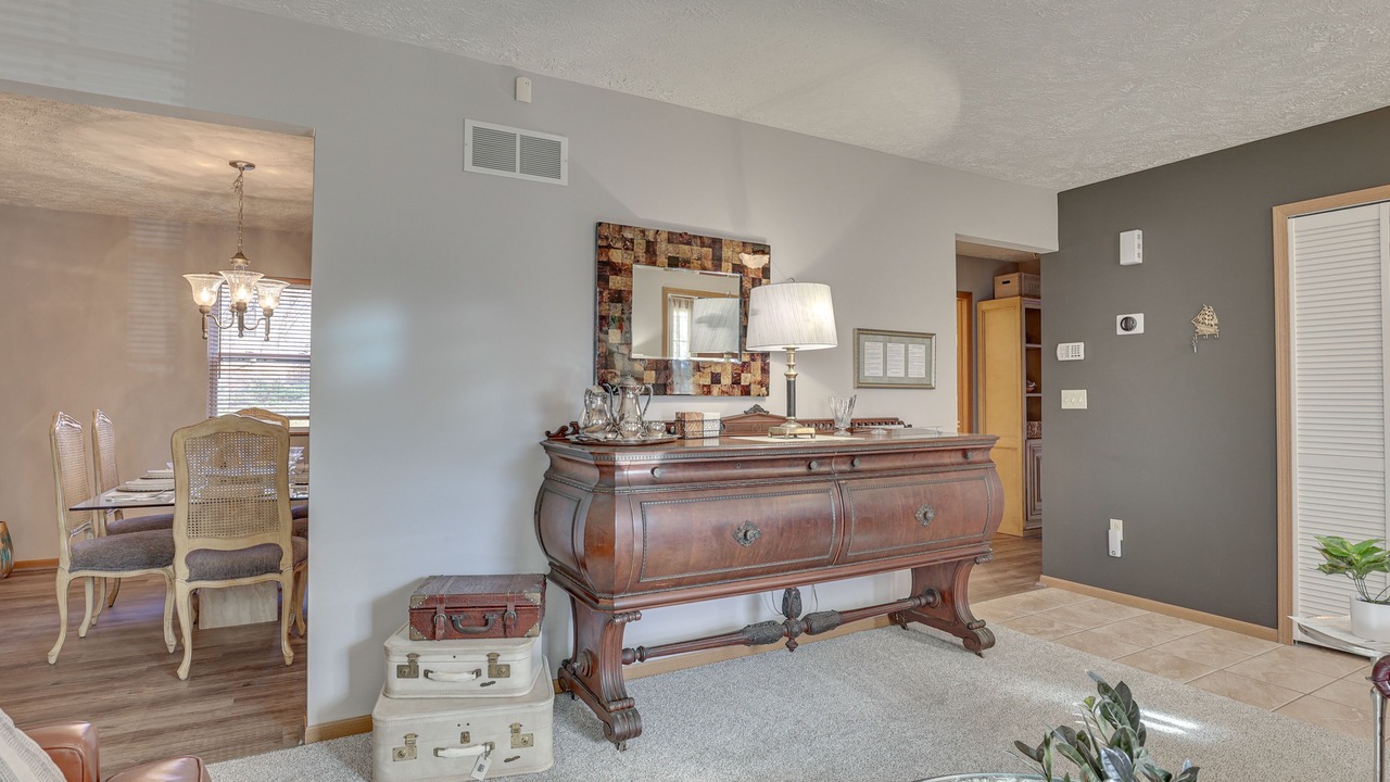 Photo of Livingroom in Highland Square