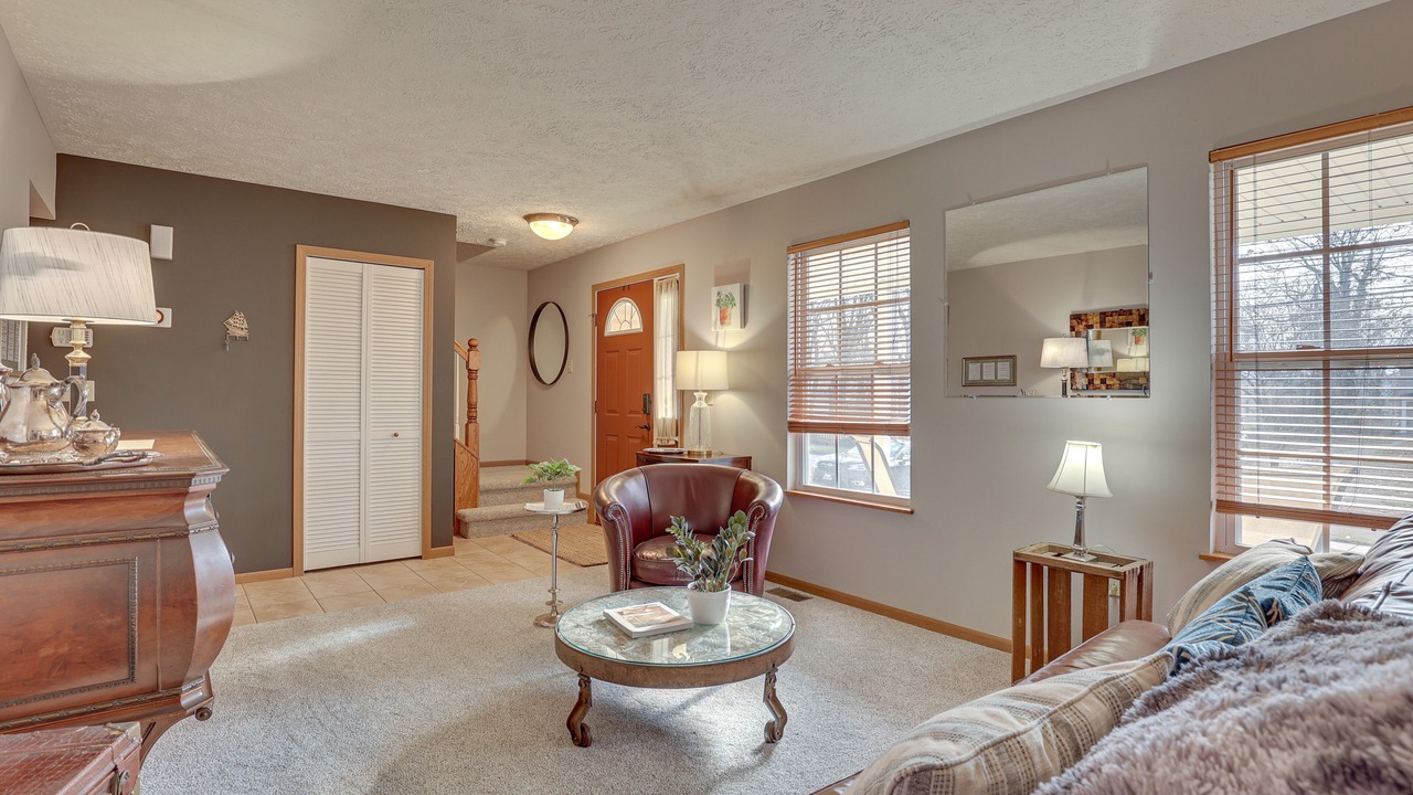 Photo of Livingroom in Highland Square