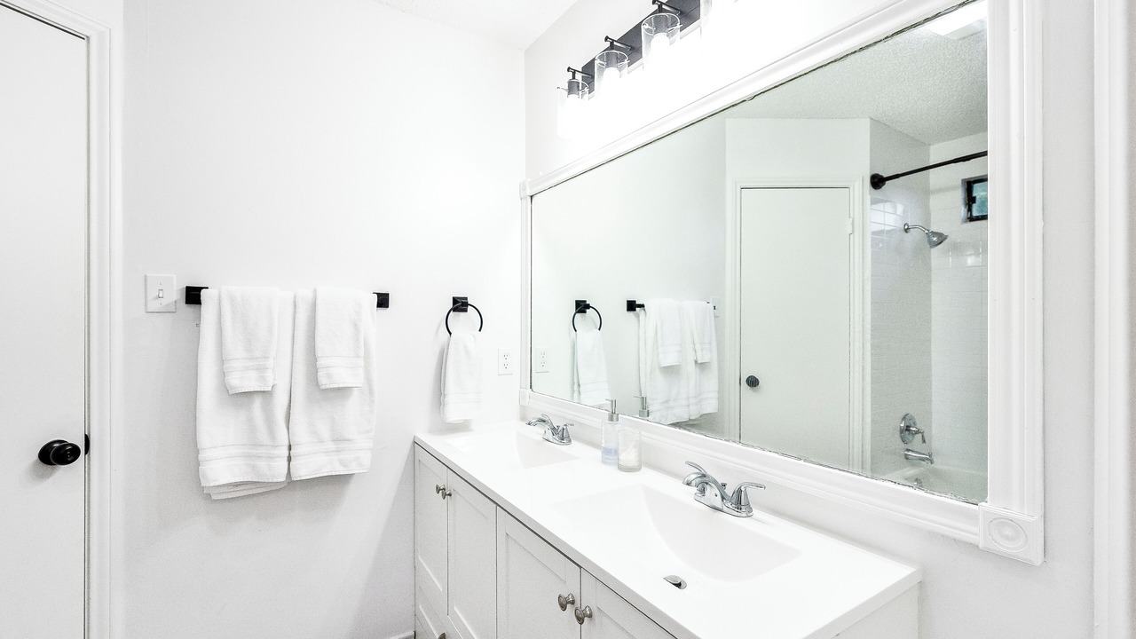 Photo of Bathroom in Tanglewood Forest