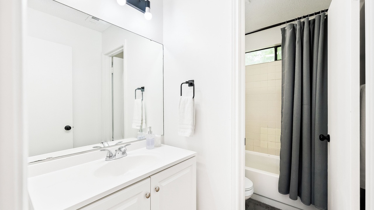 Photo of Bathroom in Tanglewood Forest