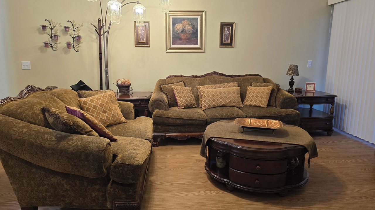 Photo of Livingroom in Canton