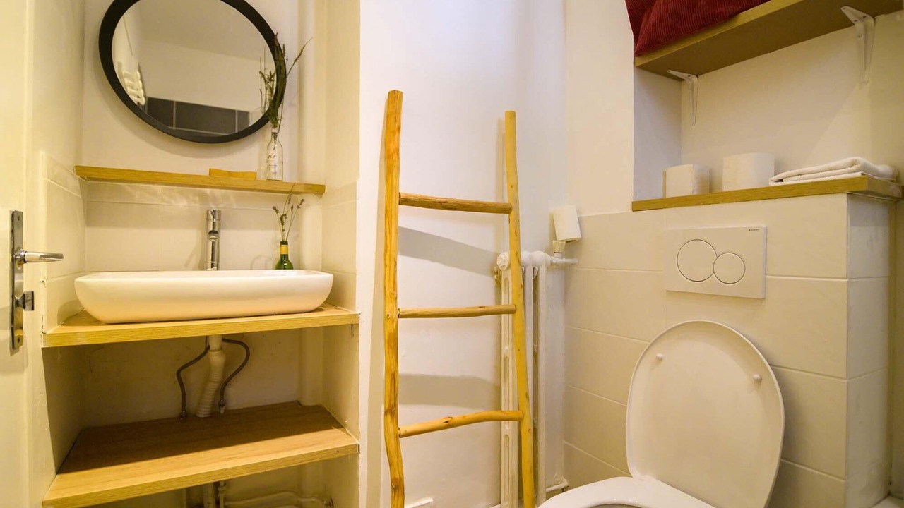 Photo of Bathroom in Butte-aux-Cailles