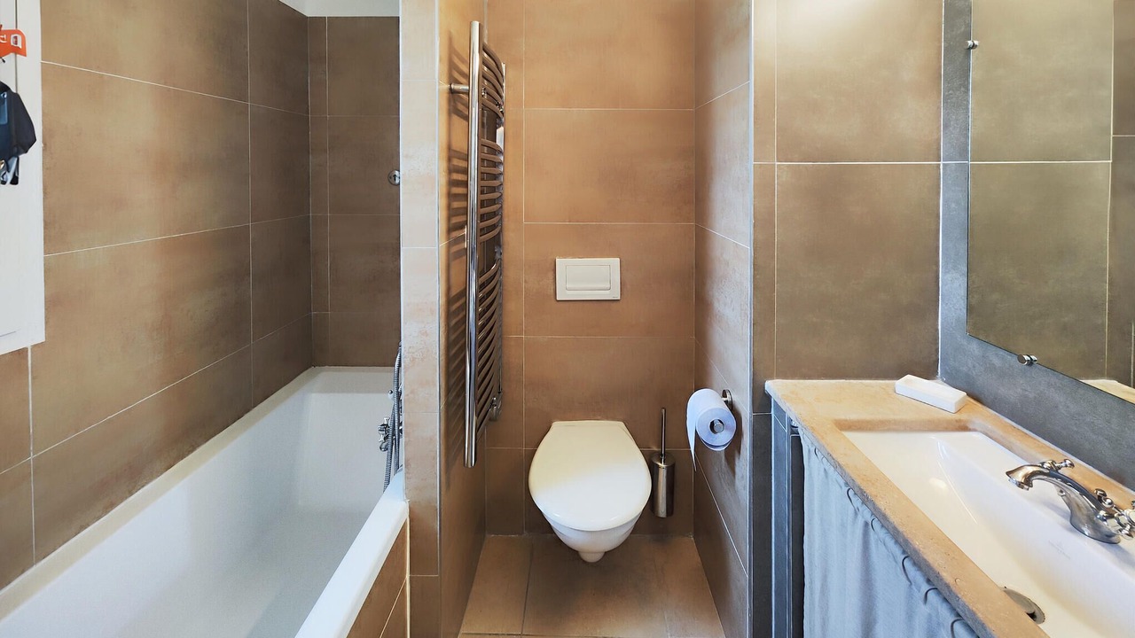 Photo of Bathroom in Saint-Laurent-de-la-Cabrerisse