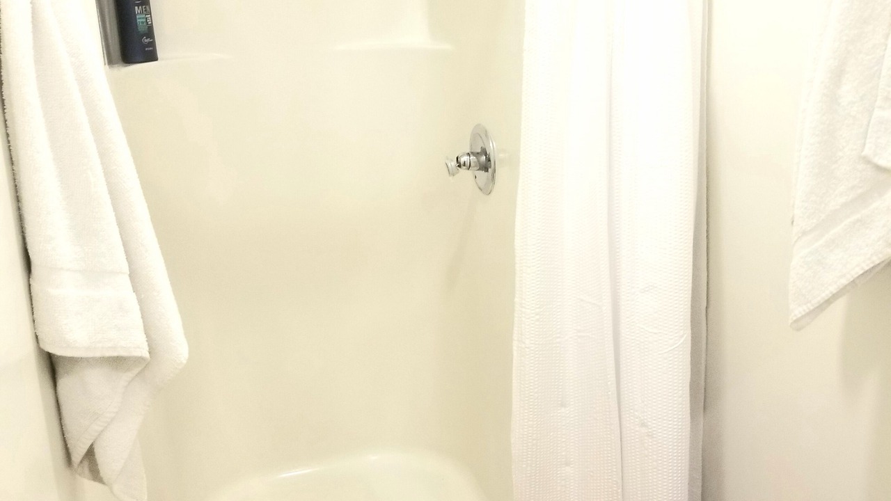 Photo of Bathroom in Lakeview
