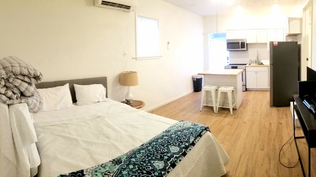 Photo of Bedroom in Lakeview
