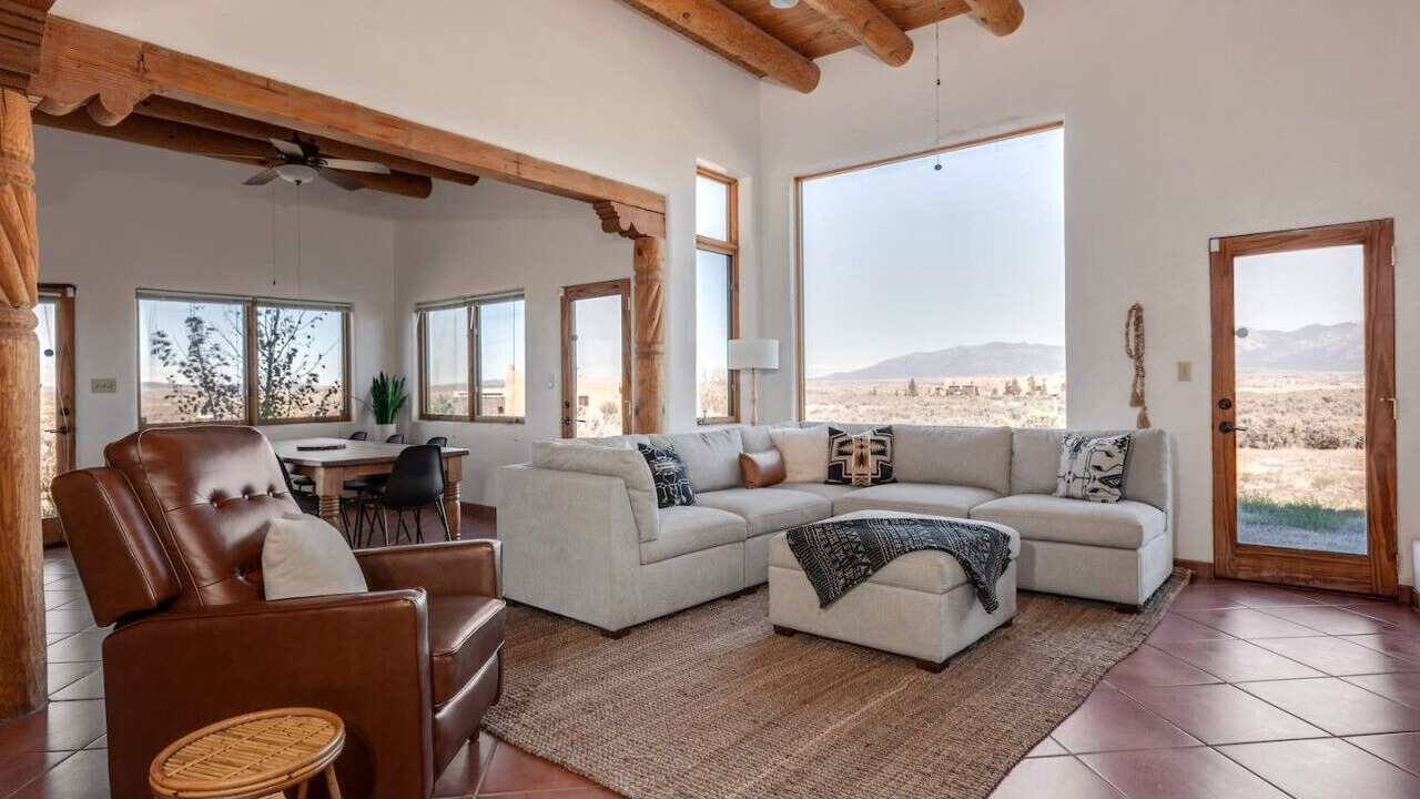 Photo of Livingroom in Taos