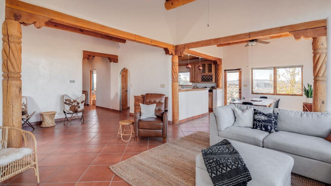 Photo of Livingroom in Taos