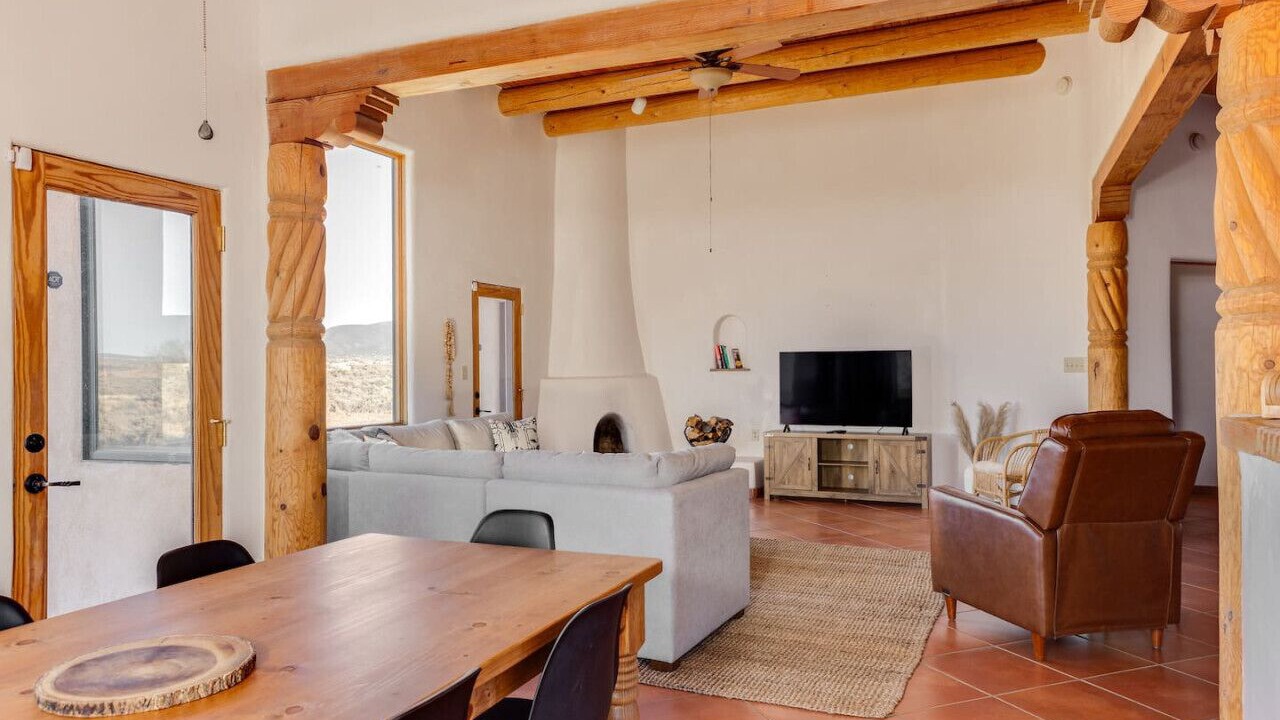 Photo of Livingroom in Taos