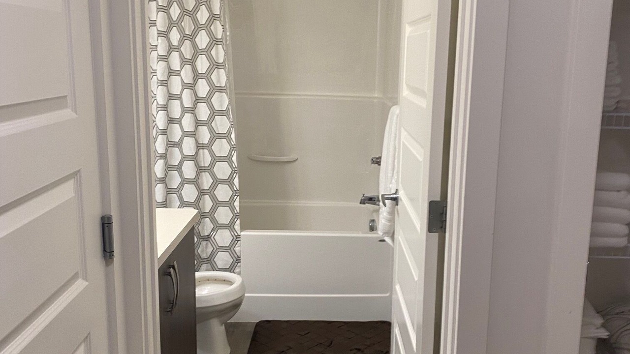 Photo of Bathroom in Auburn Bay