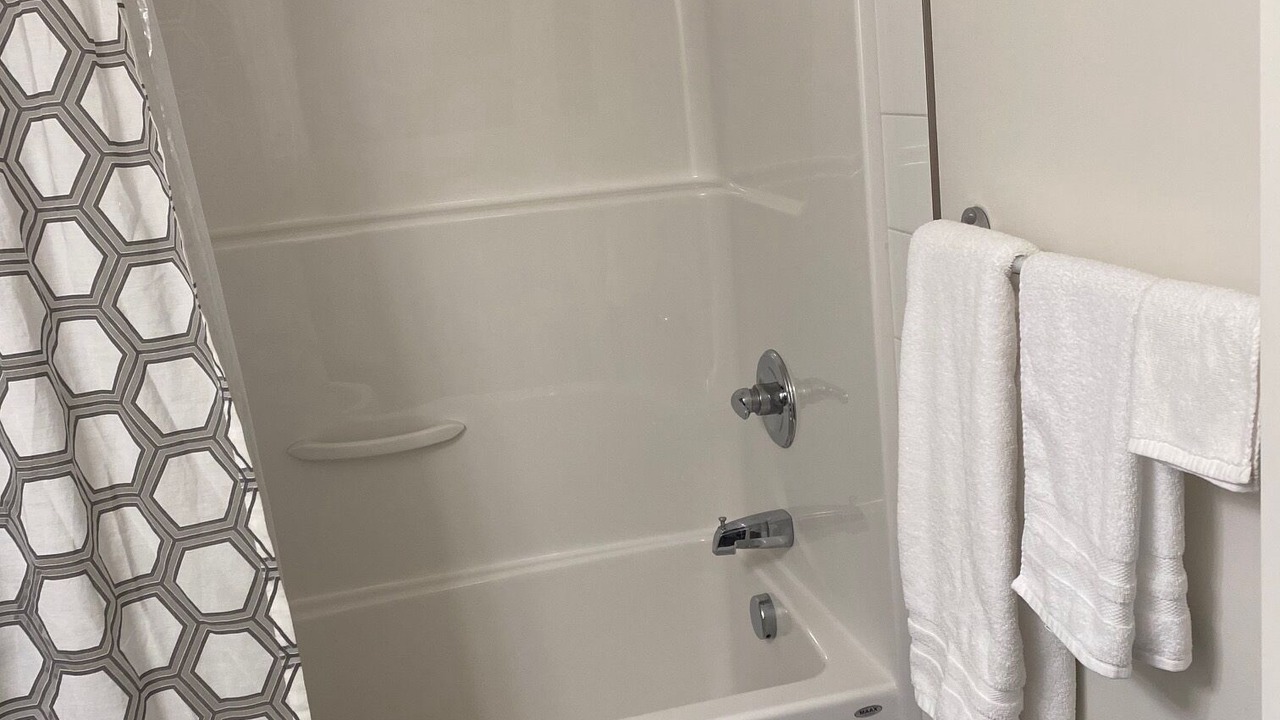 Photo of Bathroom in Auburn Bay