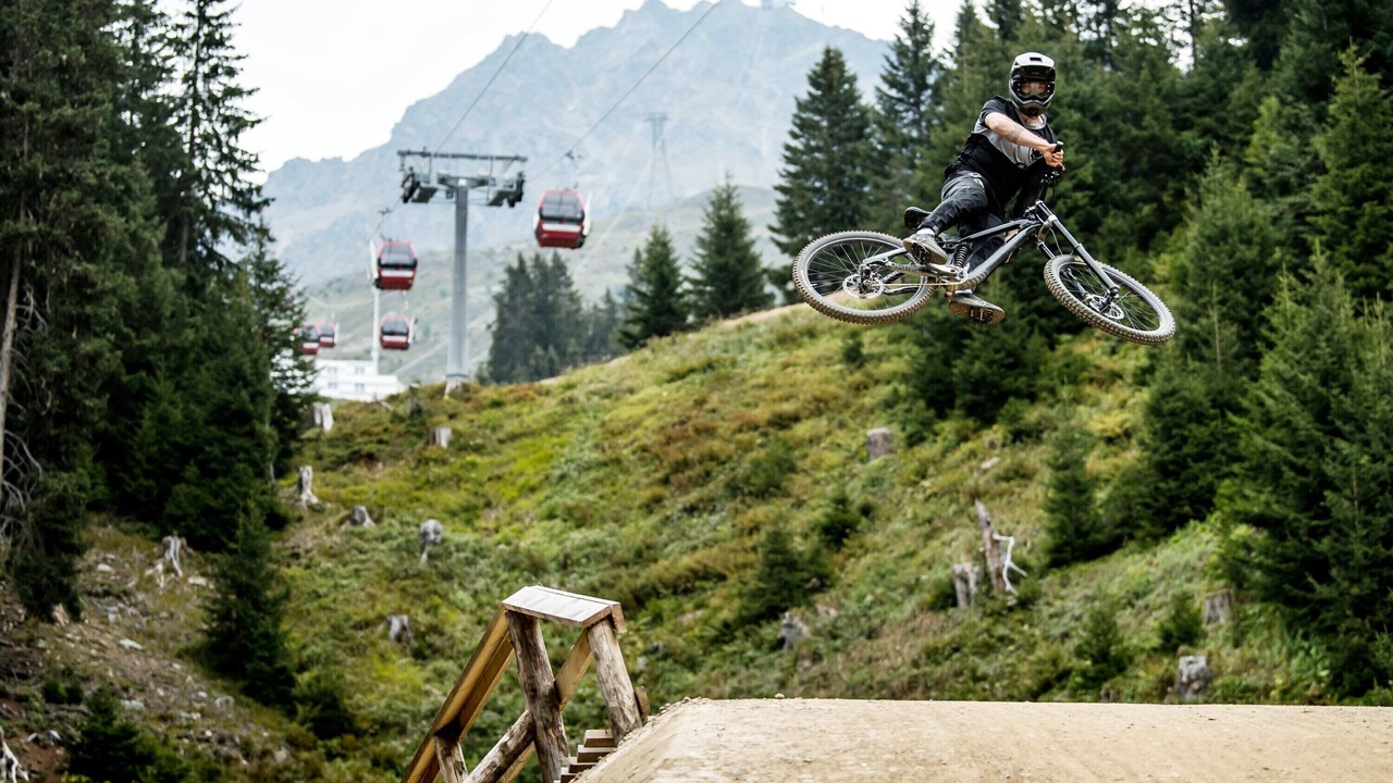 Photo of Others in Lenz
