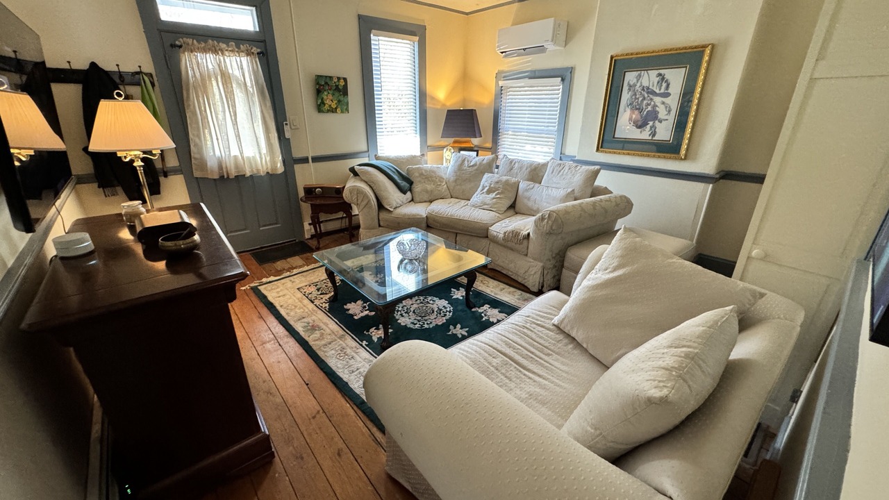Photo of Livingroom in Lambertville